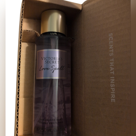 NIB Victoria's Secret Love Spell Fragrance Mist - Picture 4 of 4